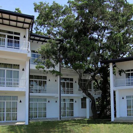 Jade Green Hambantota Hotel Exterior photo